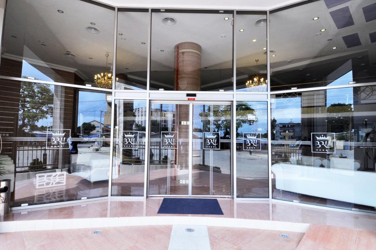 Benin Royal Hotel Котону Екстериор снимка