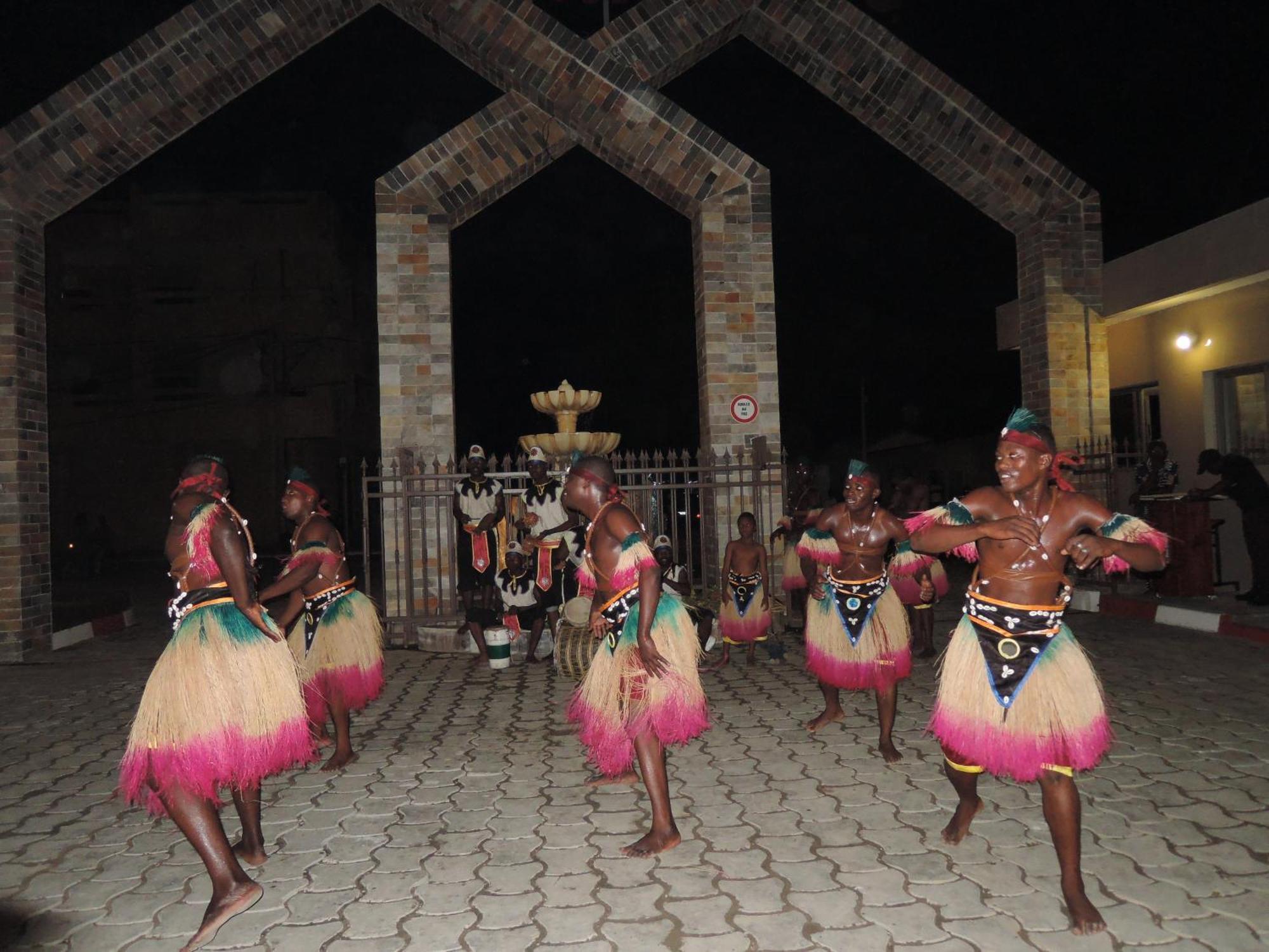 Benin Royal Hotel Котону Екстериор снимка
