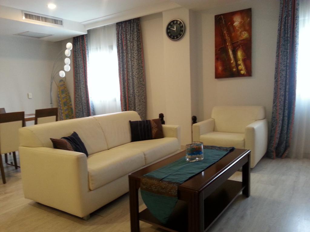 Benin Royal Hotel Котону Екстериор снимка