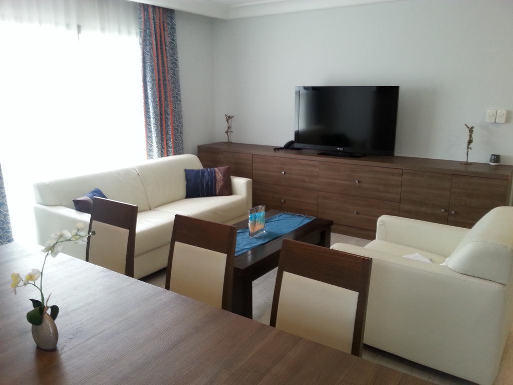 Benin Royal Hotel Котону Екстериор снимка