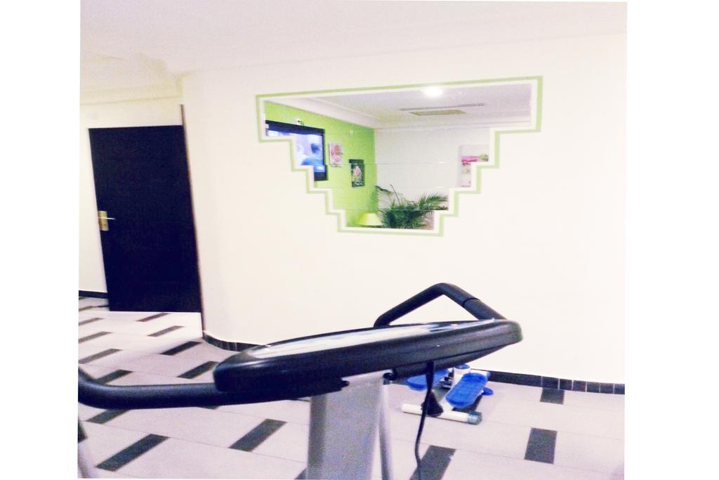 Benin Royal Hotel Котону Екстериор снимка