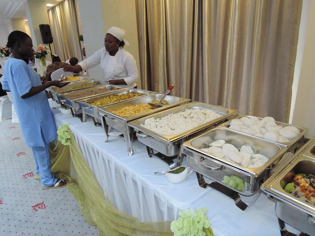 Benin Royal Hotel Котону Екстериор снимка