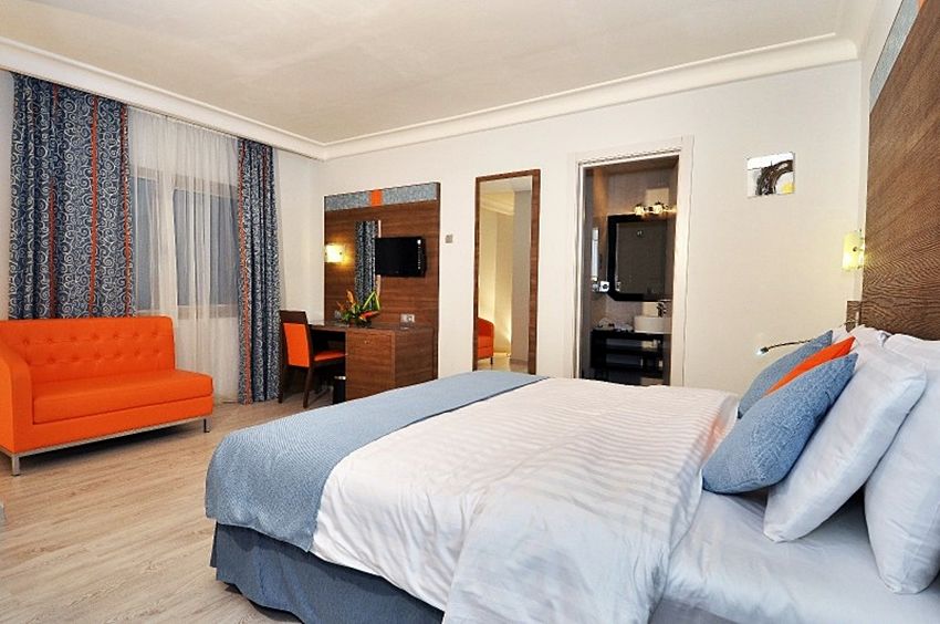 Benin Royal Hotel Котону Екстериор снимка