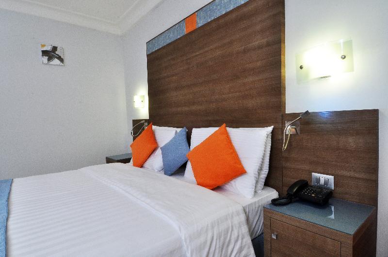 Benin Royal Hotel Котону Екстериор снимка