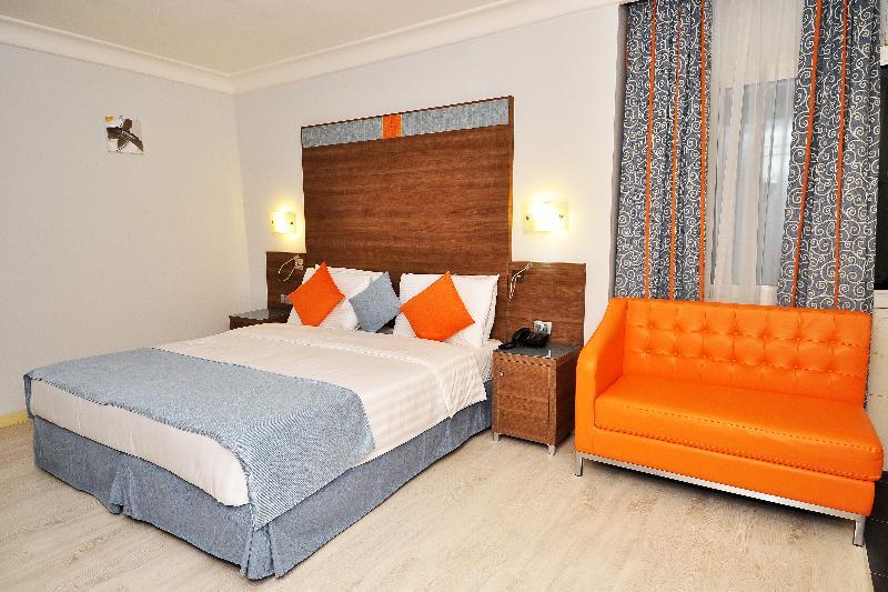 Benin Royal Hotel Котону Екстериор снимка